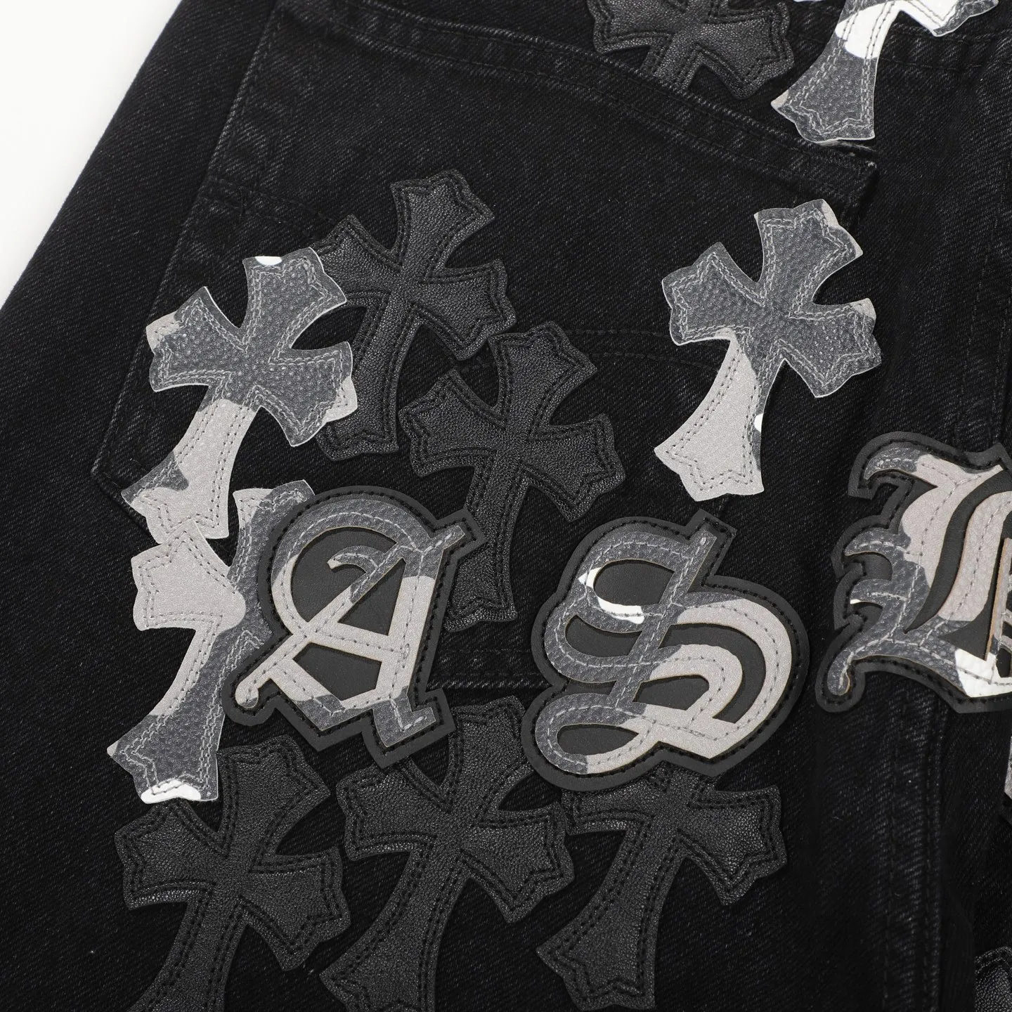 P260 Chrome Hearts Chrome Hearts Black Multi-leather Elements Full of Details Washed Jeans Authentically Restore the Ultimate Vintage Texture Three-Dimensional Fit Loose and Comfortable, Not Slimming Appearing Tall and Slim Made by a Manufacturer Original Quality Control Same Style for Men and Women Can Be Matched for Couples Versatile Recommendations Must-Have Jeans for All Seasons Fashionistas Have Been Disappointed From the Quality Selection of Fabrics, Cutting of Details, and Matching of Patterns, Everything Is Impeccable! The upper body is so handsome when worn...it can be easily worn by men, women and children! The craftsmanship is made of heavy-duty washed pure cotton denim fabric. After washing, it is soft and thick and looks very stylish when worn. Color: black Size: 28 30 32 34 36